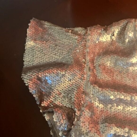 Ellison rose Gold Sequin‎ Short Sleeve V-Neck Dress  Knee-length elegant look - Picture 3 of 5